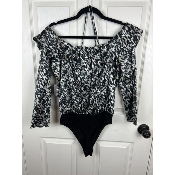 NWT Express Blouse Bodysuit Black Silver Metallic Ruffle Off Shoulder Medium - Picture 8 of 8